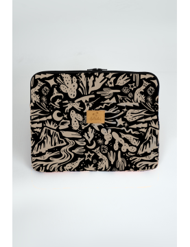 Laptop case size S/M WestWOOF story